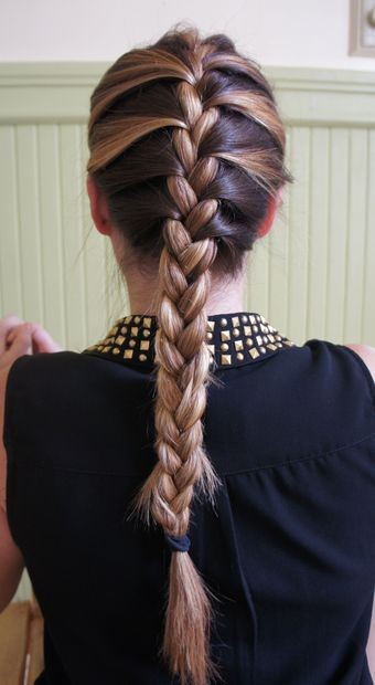 Here's How to French Braid Your Own Hair