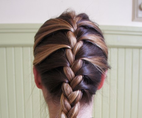 Here's How to French Braid Your Own Hair