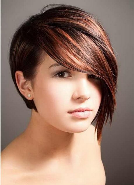 10 Short Haircuts for Round Faces