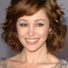 Short hairstyles for curly hair women