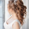 2022 menyasszonyi frizura