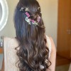 Egyszerű hosszú frizurák esküvőkre